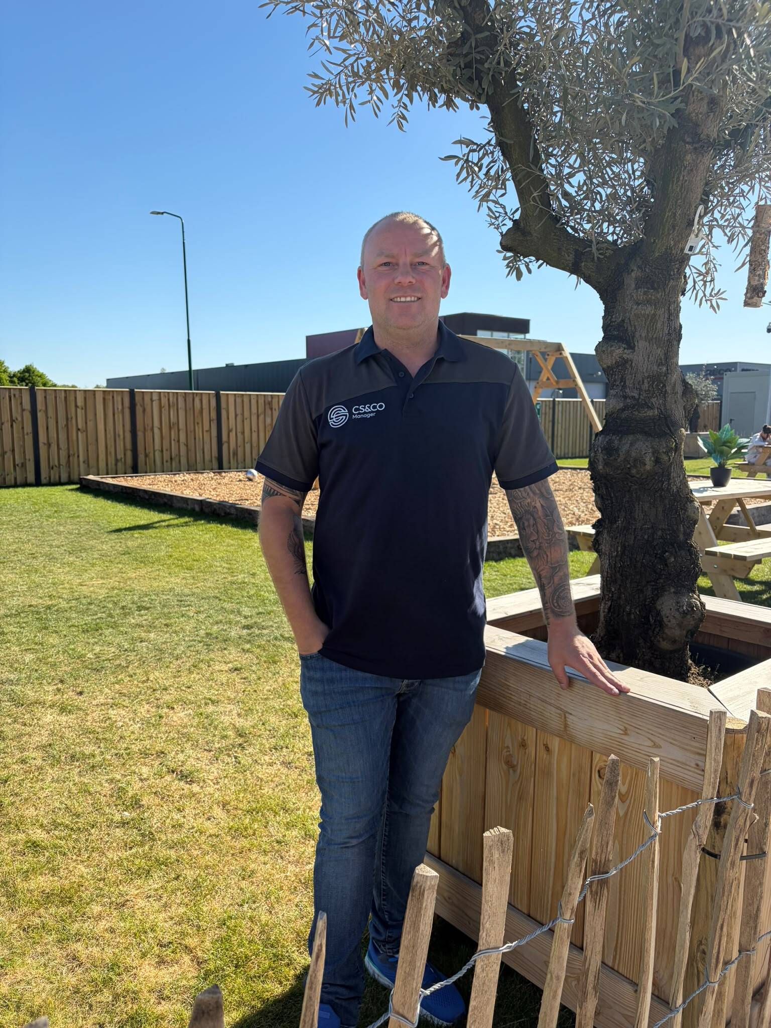 Remco, locatiemanager van de noodopvang in Waalre.
