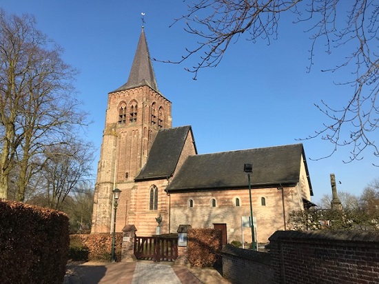 Buitenkant van de Oude Willibrorduskerk